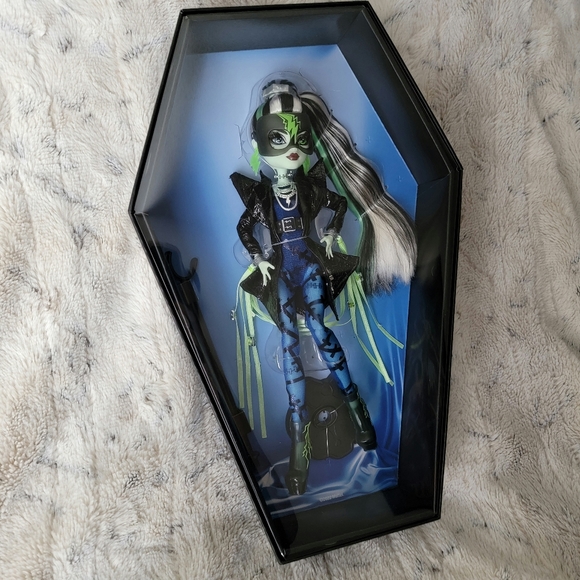 NEW Monster High Haunt Couture Midnight Runway Frankie Stein Doll - Picture 10 of 16